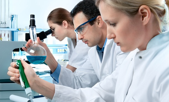Chemiczna synteza biocząsteczek